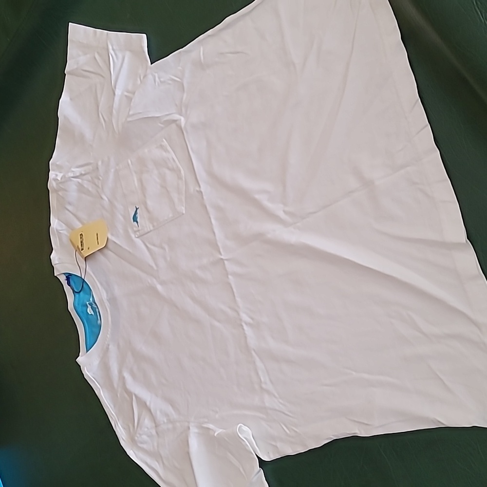Tommy Bahama Men's Tshirt with front pocket. White and Teal. Size XL